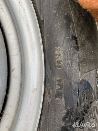 Michelin X-Ice North 4 215/65 R16