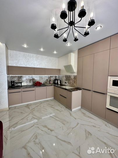 Угловая кухня на заказ. Производство в Челябинске