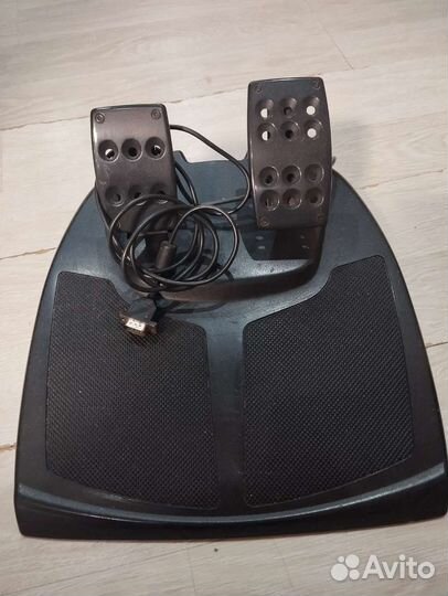 Игровой руль logitech momo racing
