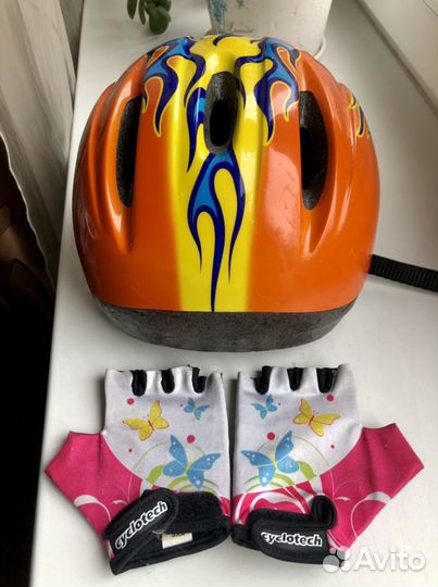 Велошлем и перчатки