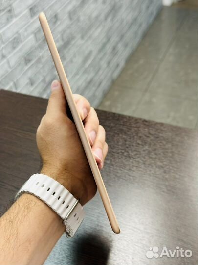 Отличный iPad Mini 5 64gb Gold WiFi