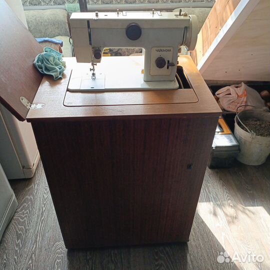 Швейная машинка Чайка 134А с тумбой