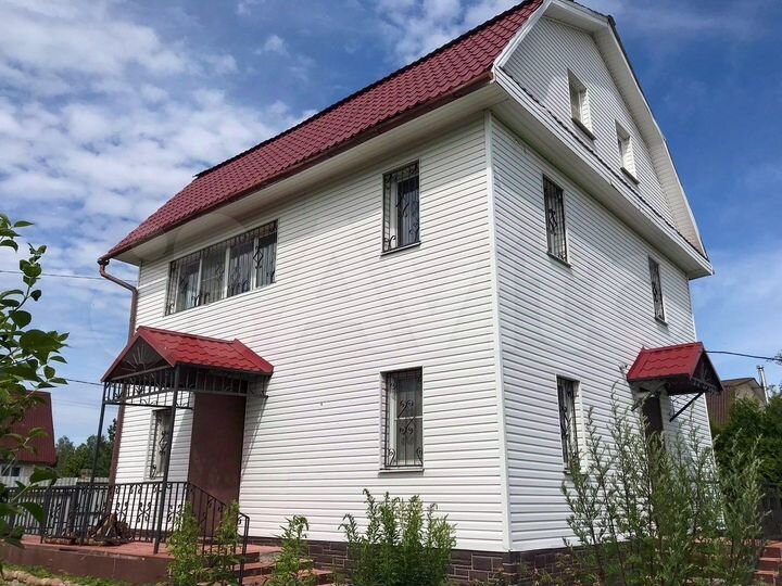 Дом 220 м² на участке 12 сот.