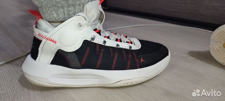 Баскетбольные кроссовки джордан