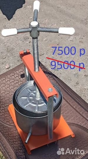 Продам в Приозерске 2 дистиллятора и пресс отжима