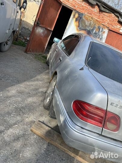 Mercedes-Benz E-класс 2.3 AT, 1996, битый, 371 000 км