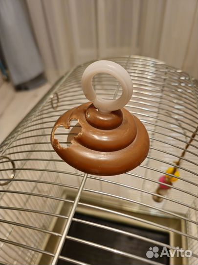 Клетка для попугаев среднего размера