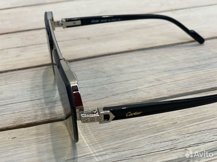 Солнцезащитные очки