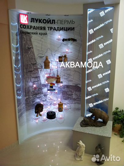 Водопады по стеклу, зеркало камню, сетке