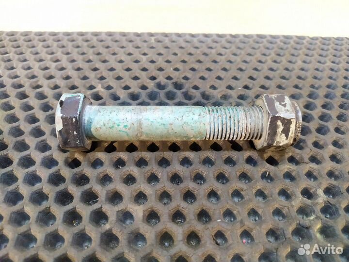 06014946724 Комплект болтов реактивной тяги