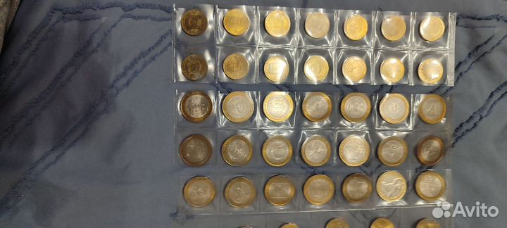 Коллекция монет и значков