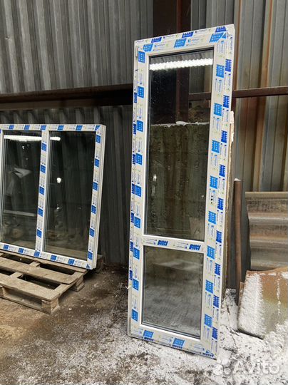 Дверь пластиковая новая