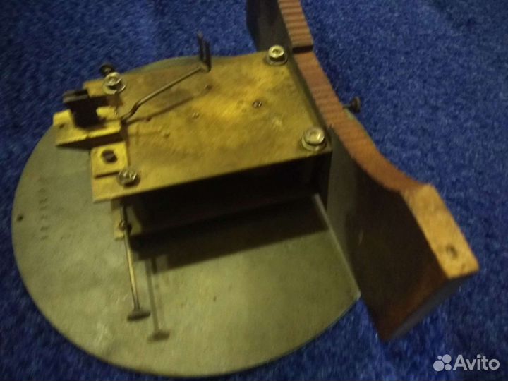 Антикварные настенные часы шайба 18 век, Германия