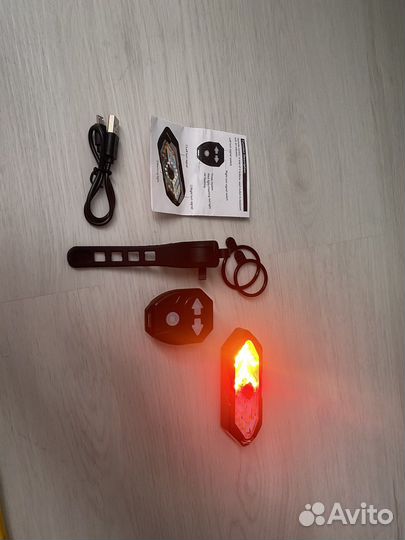 Фонарь на велосипед (поворотник)