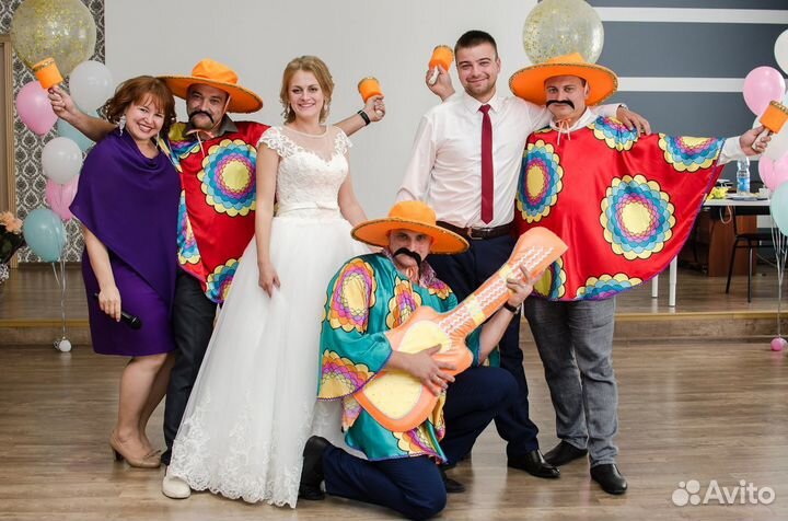 Поющая ведущая(тамада). Прокат костюмов