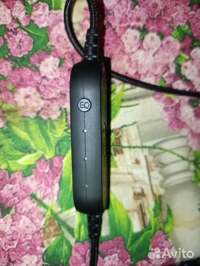 Проводные наушники с микрофоном