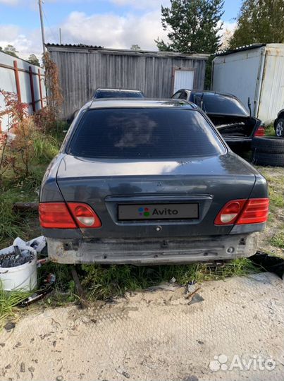 Mercedes-Benz E-класс 3.2 AT, 1997, битый, 100 000 км