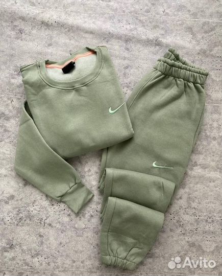 Спортивный костюм женский