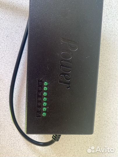 Универсальное зарядное устройство для ноутбука