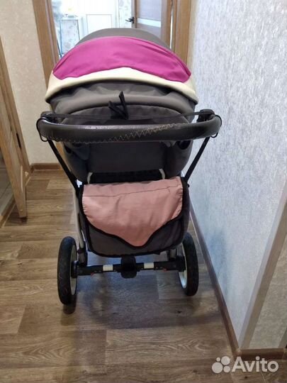 Прогулочная коляска