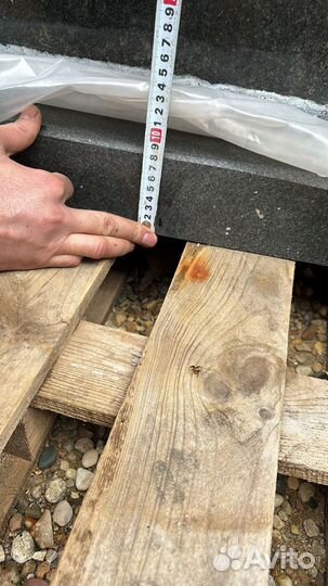 Памятник из черного гранита