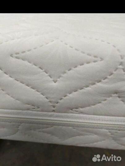 Новый матрас 180*90