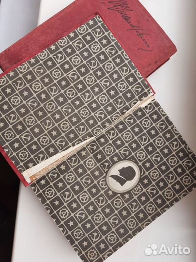 Два тома из собрания сочинений Ленина