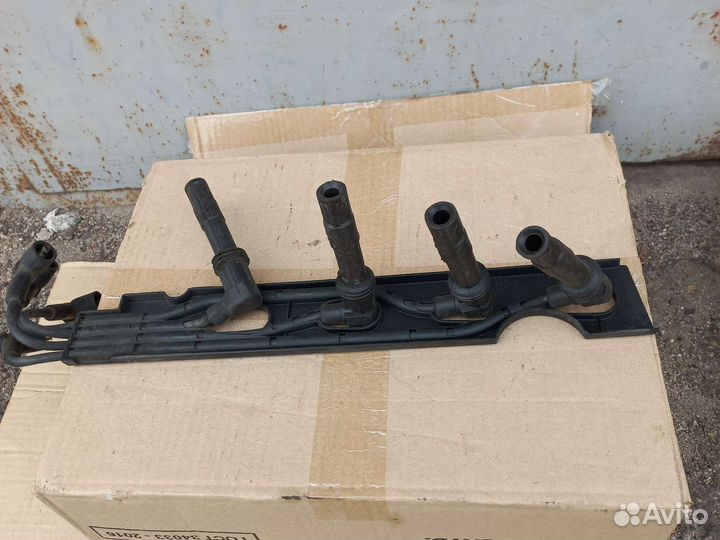 VW 1,4/1,6 16V крышка комплект 036905487А проводов