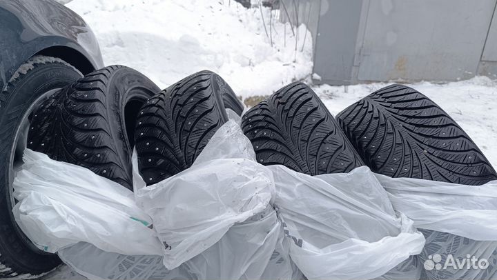 Sava Eskimo Stud 225/50 R17