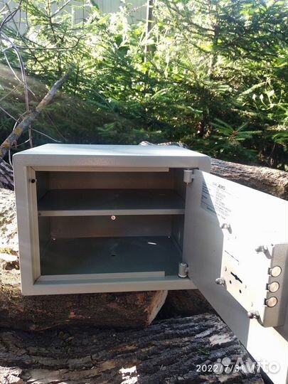 Сейф мебельный