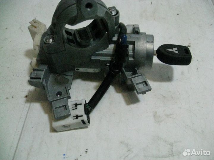 Замок зажигания Mitsubishi Outlander XL 2011