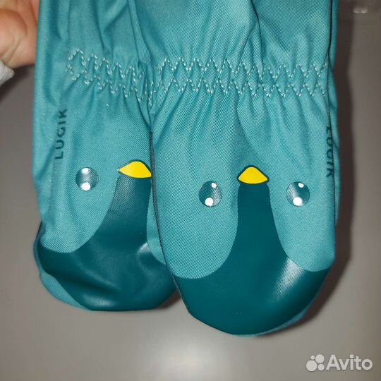 Новые варежки декатлон на 1 год голубые, бордовые