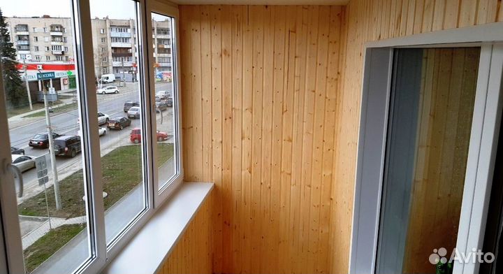 Балкон с остеклением