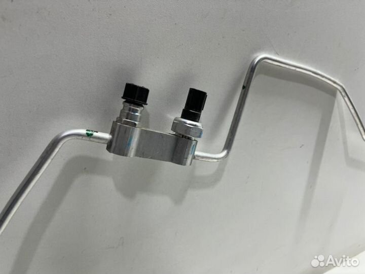 Трубка кондиционера заправочная Toyota Camry