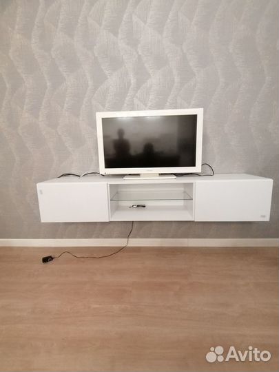 Тумба под телевизор подвесная
