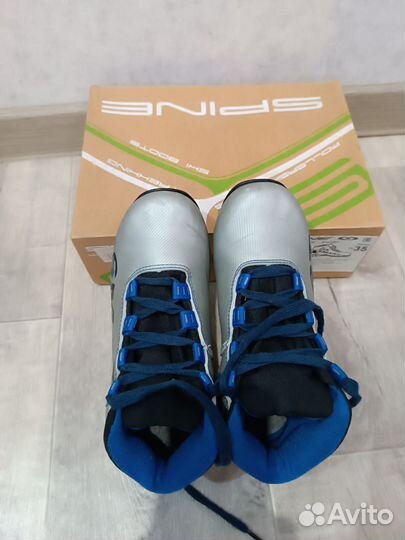 Лыжные ботинки