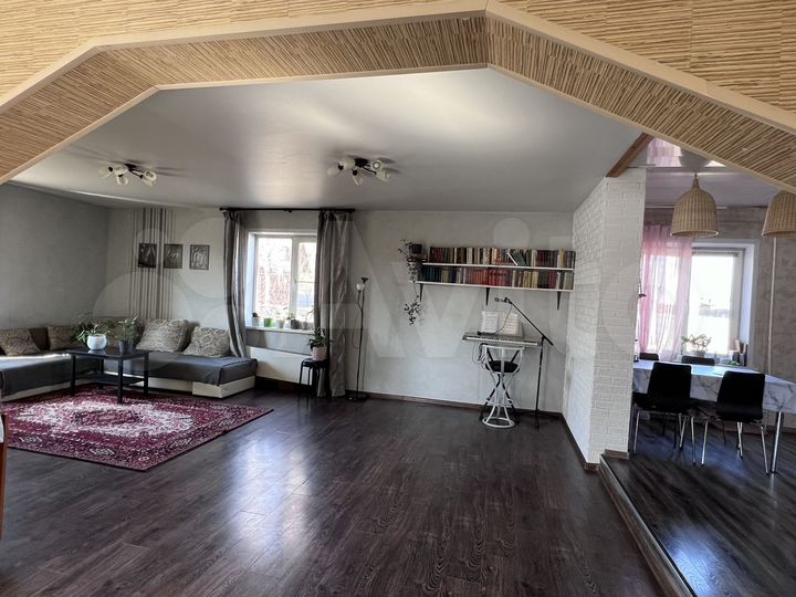 Дом 180 м² на участке 10 сот.