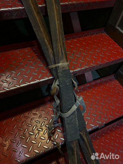 Лыжи старинные СССР