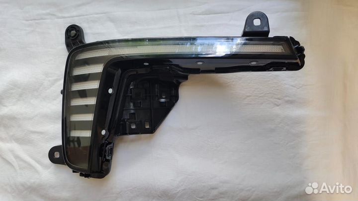 Ходовой огонь LED Audi Q7 4M0941055 / 4M0941056