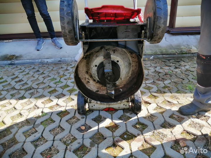 Электрическая газонокосилка бу