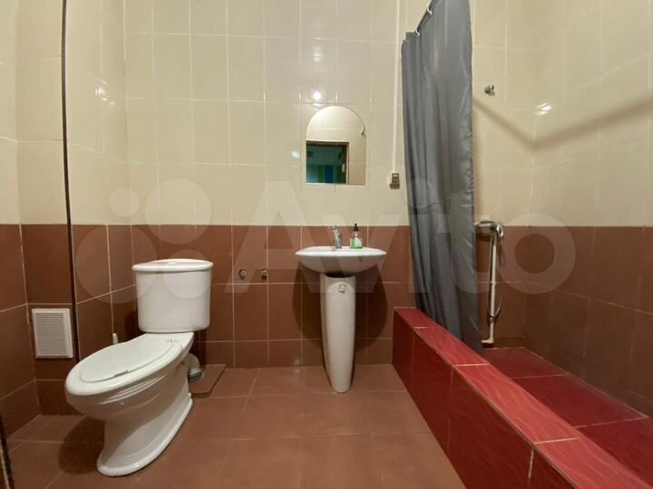 Комната 25 м² в > 9-к., 5/5 эт.