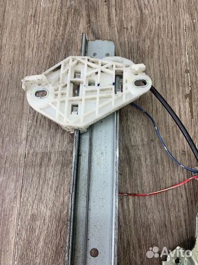 Стеклоподъемник задний левый Honda Jazz хетчбэк