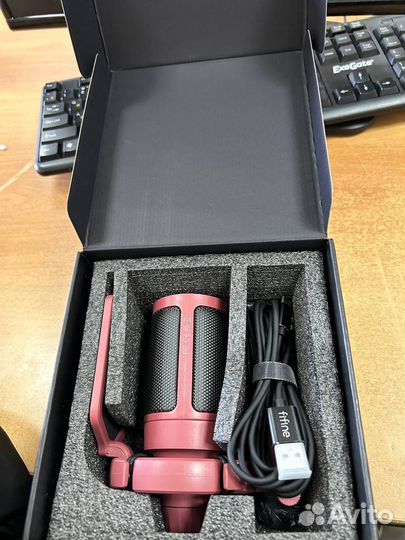 Микрофон Fifine AmpliGame A6V Red