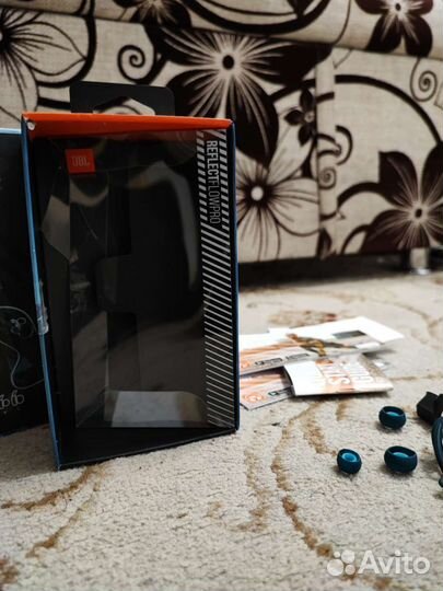 Беспроводные наушники jbl