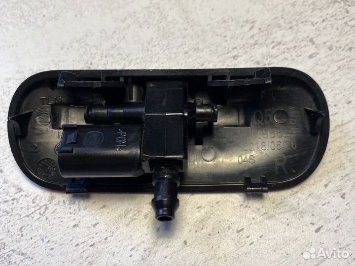 Форсунка омывателя audi Q5