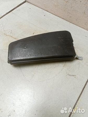 Подушка безопасности в сиденье переднее