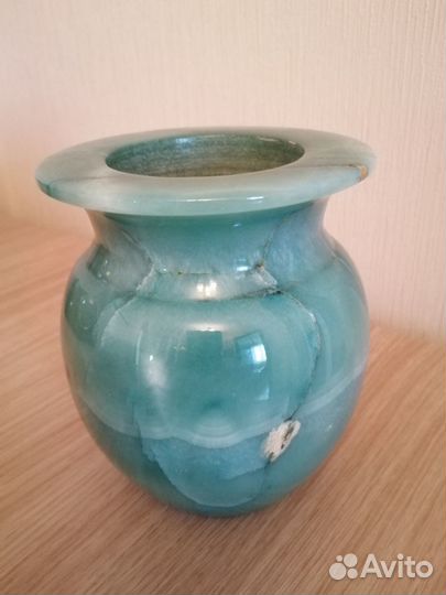 Ваза из оникса