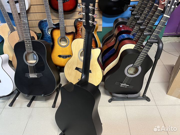 Гитара черная акустика