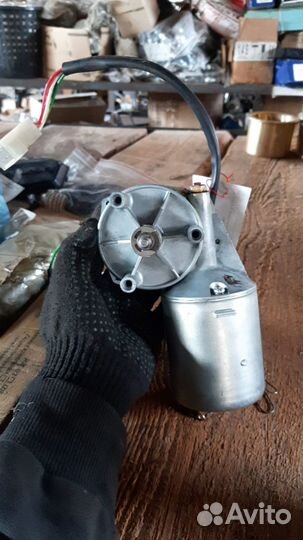 Мотор стеклоочистителя старого образца камаз