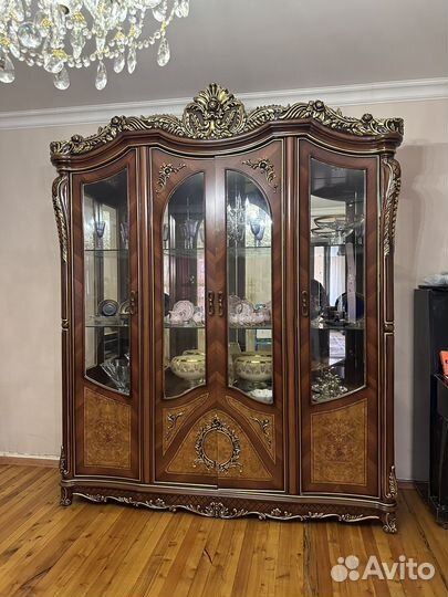 Спальный гарнитур